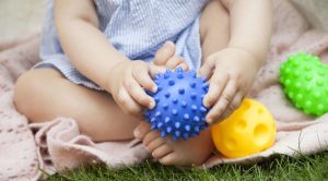 zabawki sensoryczne dla rocznego dziecka
